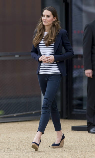Le pantalon slim + talons de Kate Middleton