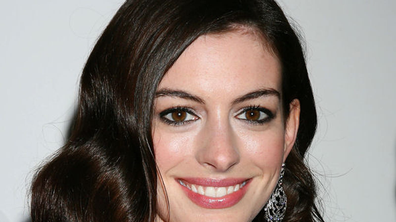 Anne Hathaway, cheveux longs 