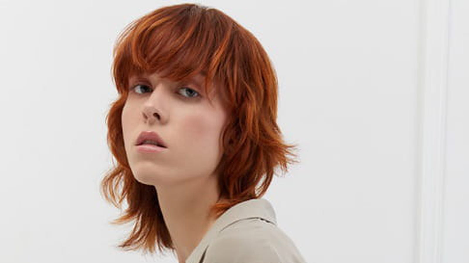 Carré shag roux à frange