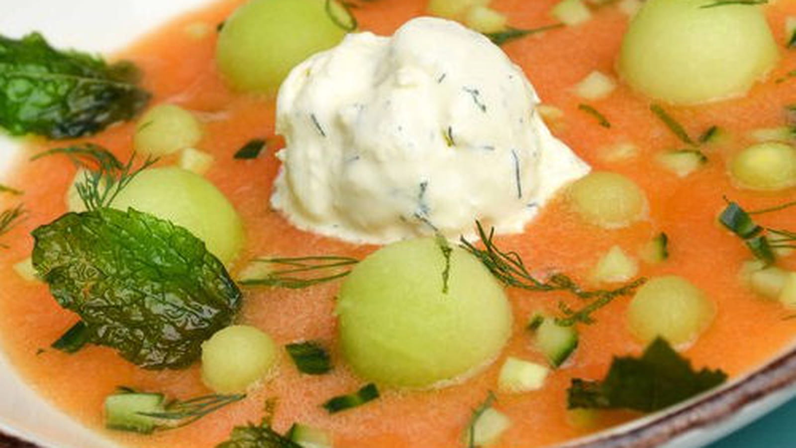 Soupe aux deux melons, concombre, menthe, mascarpone glacée au citron vert et aneth