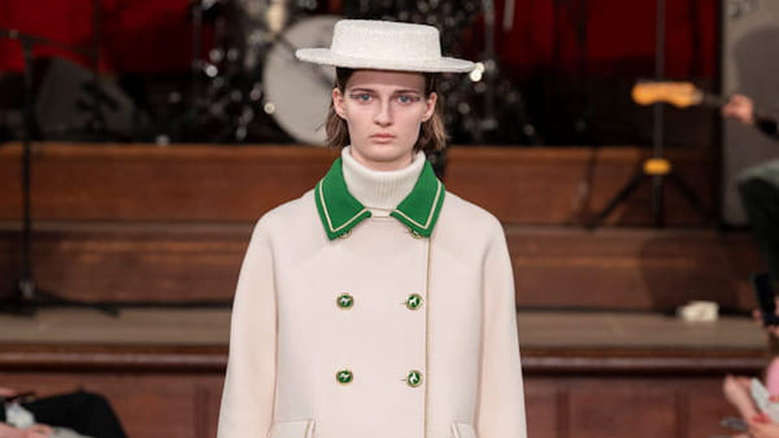 Look 15