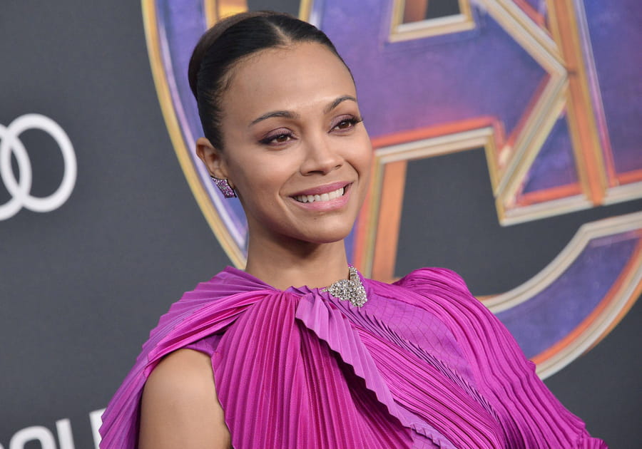 TOP : Zoe Saldana et son fard à paupières mauve