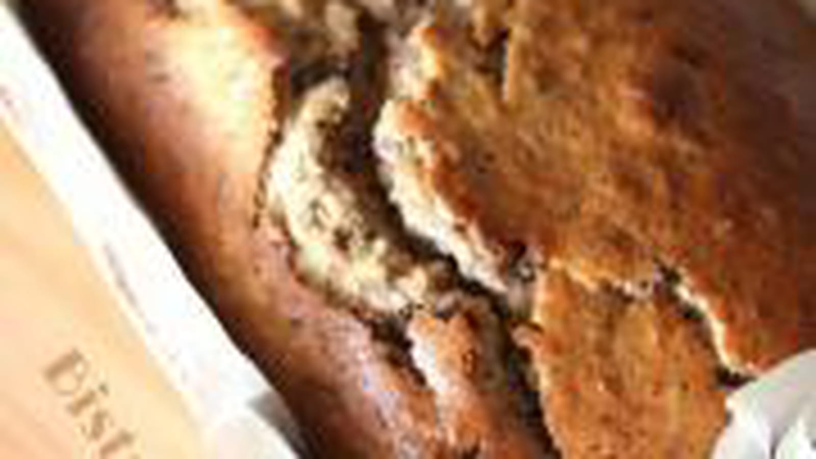Cake au yaourt, noisettes et chocolat