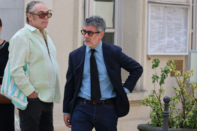 Manu Payet fait ses adieux aux obs&egrave;ques de Fran&ccedil;oise Coquet