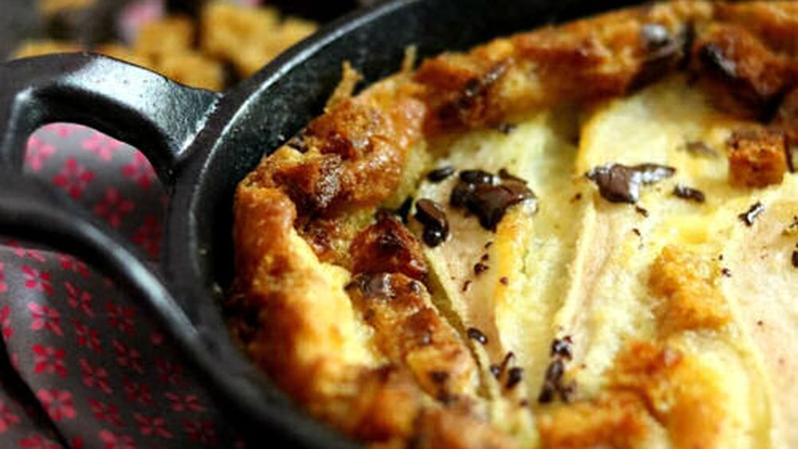 Clafoutis poire, chocolat et pain d'épices
