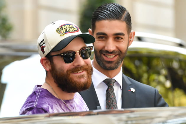 Ren&eacute;-Charles r&eacute;appara&icirc;t sous le soleil parisien