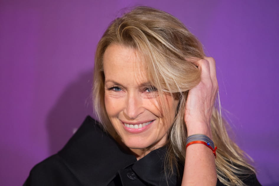 Estelle Lef&eacute;bure, subtile avec son teint impeccable