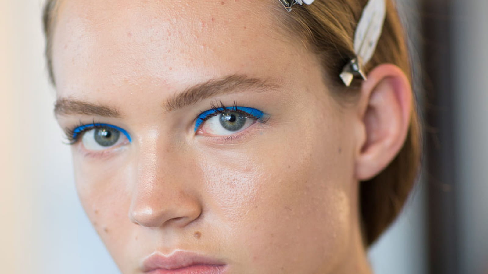 L'eyeliner bleu pop