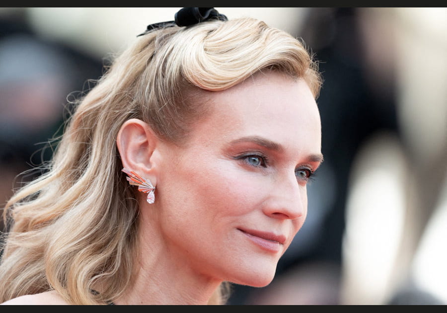 Le n&oelig;ud dans les cheveux de Diane Kruger