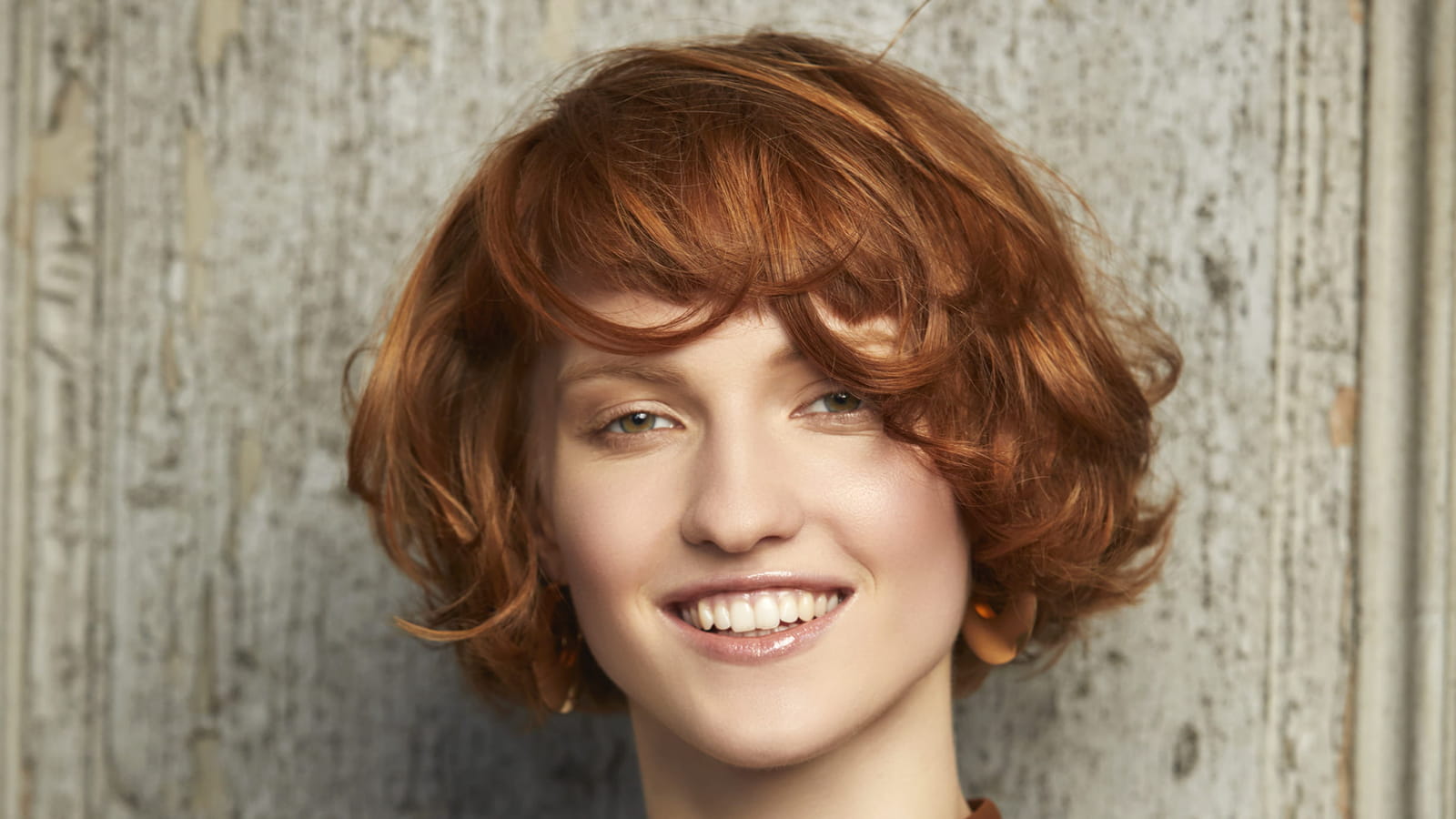 Carré roux bouclé