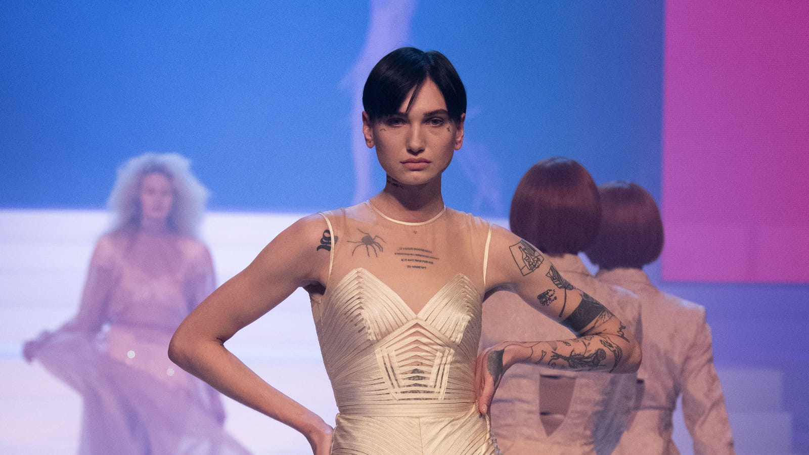 Look 15