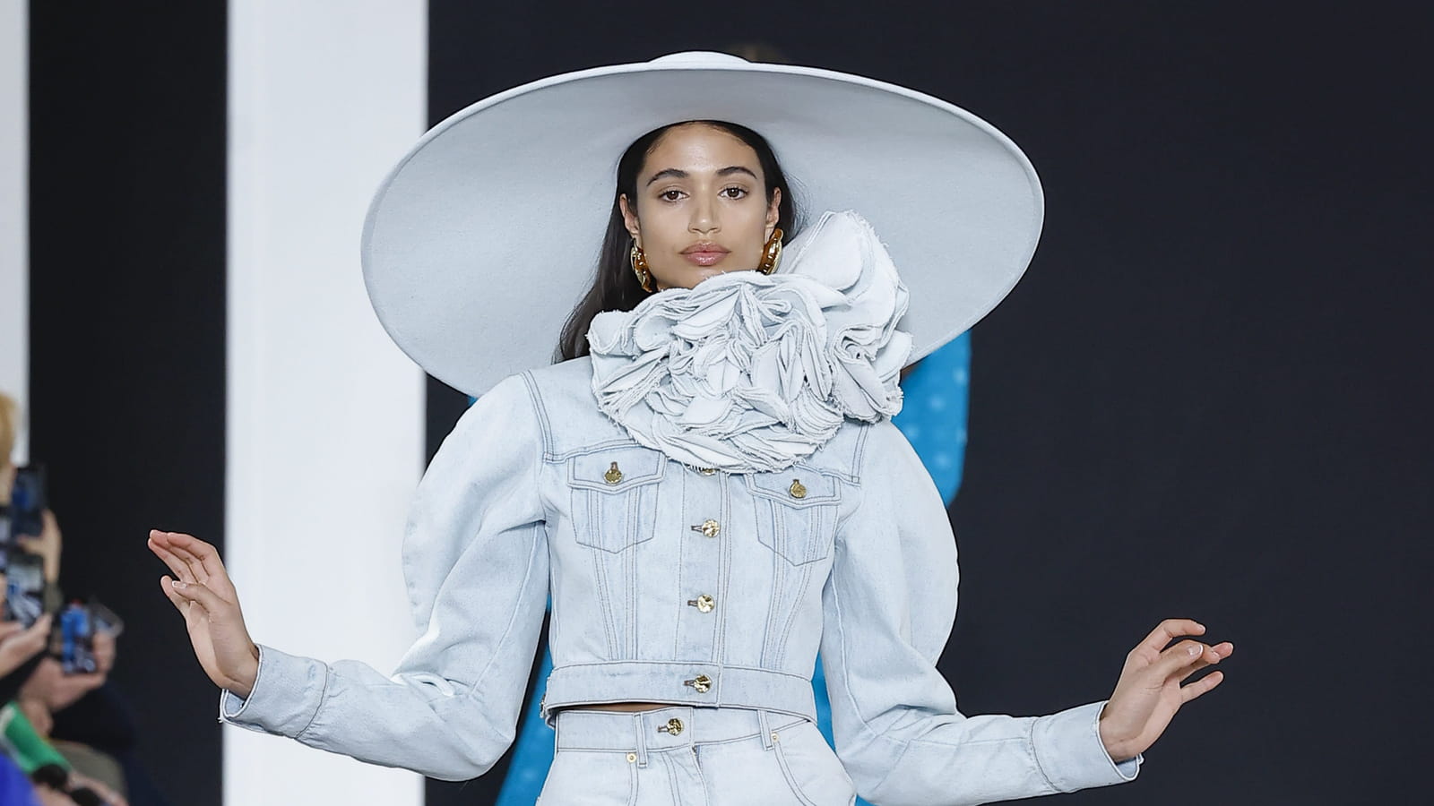Look 7