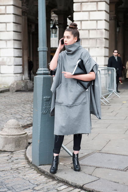 Street style &agrave; Londres : la cape-col roul&eacute;