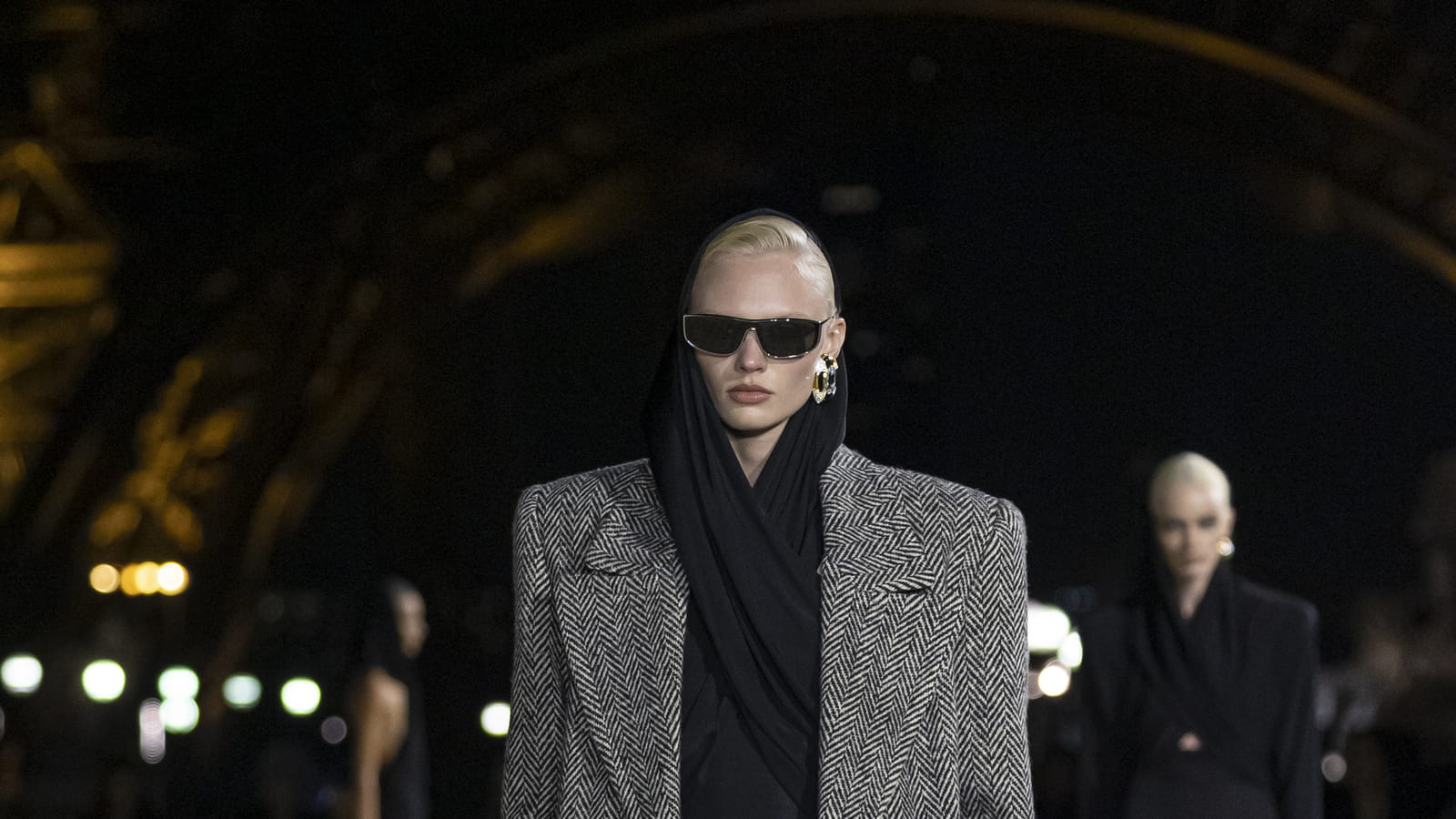 Look 38