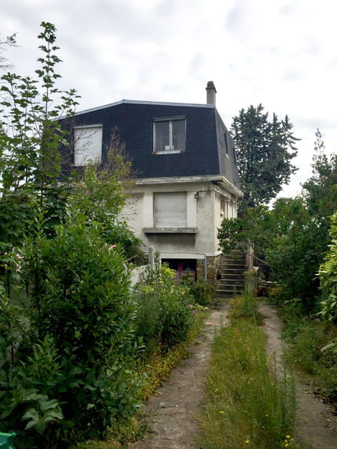 Avant&nbsp;: des ext&eacute;rieurs et une maison &agrave; l'abandon
