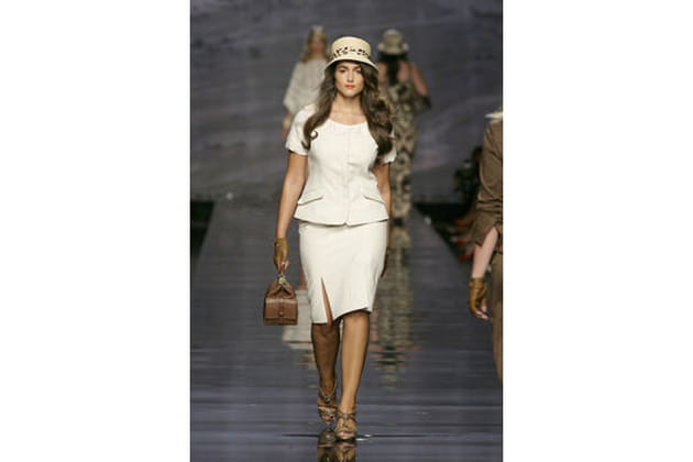 Toute de blanc vêtue