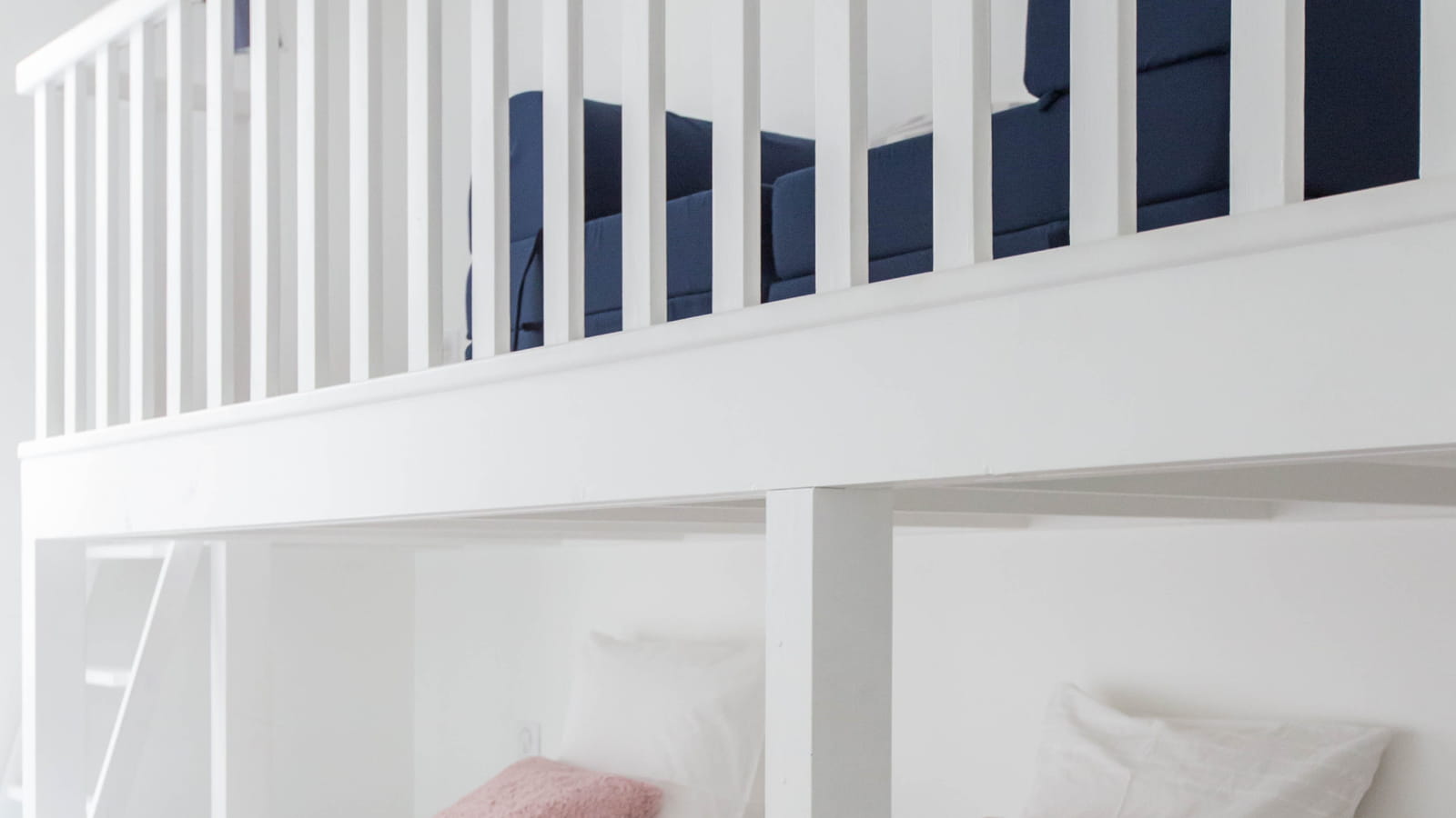 Mini mezzanine