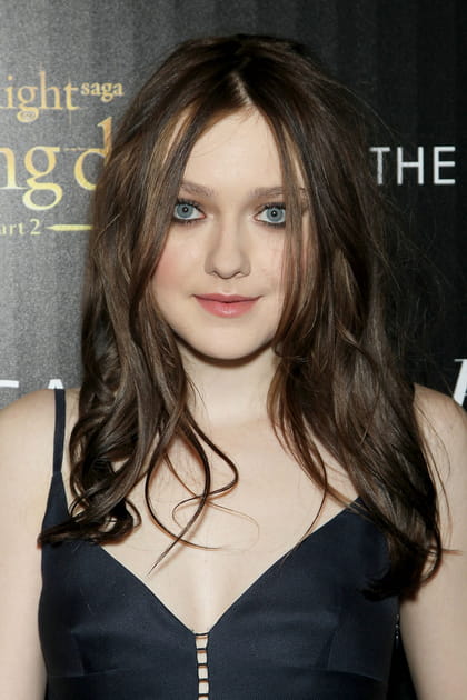 Stars et coloration&nbsp;: Dakota Fanning en brune