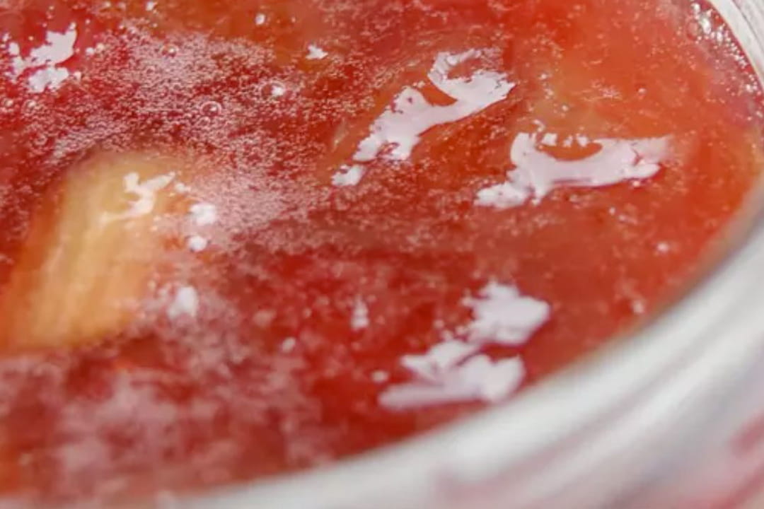 Confiture de rhubarbe et cerises à la vanille