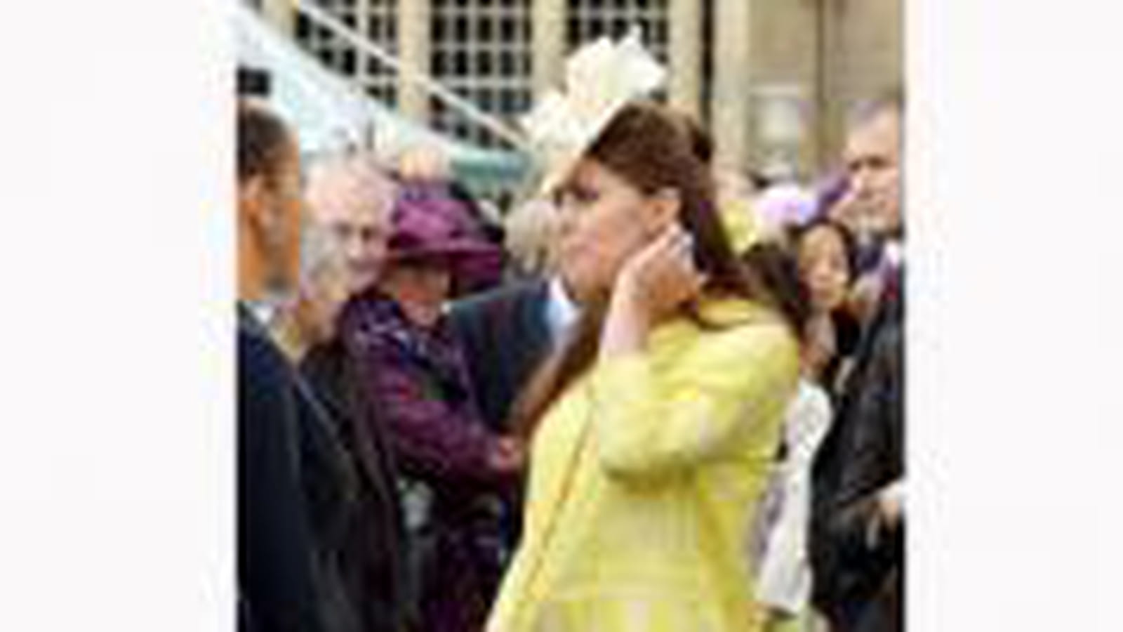 Son manteau jaune