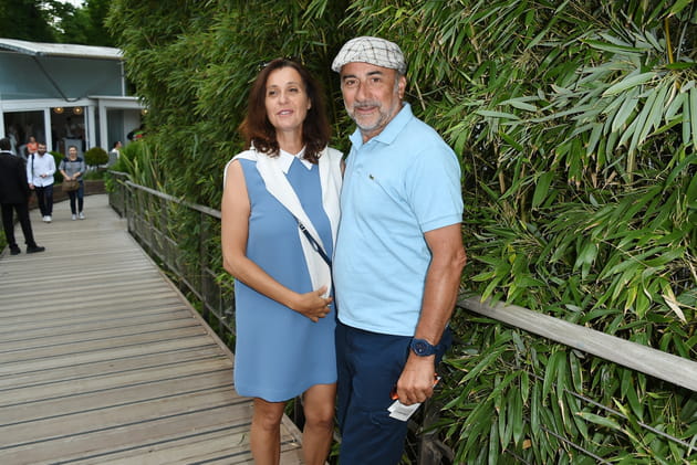 Antoine Dulery et sa femme Pascale, gais bleuets