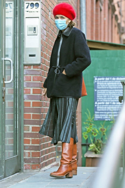 TOP&nbsp;: Maggie Gyllenhaal en jupe pliss&eacute;e et bottes