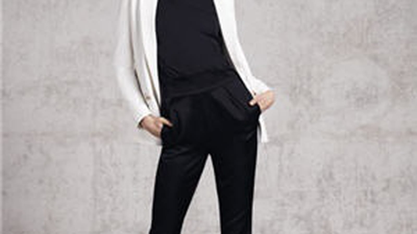 Tenue noire et blanche de Mango