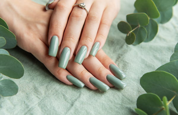 manucure-vert-pistache