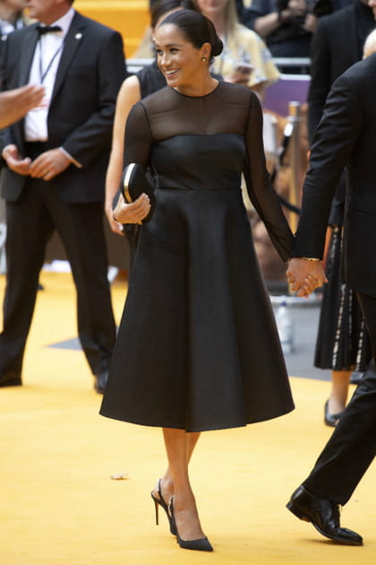 Meghan Markle en robe noire &eacute;vas&eacute;e Jason Wu