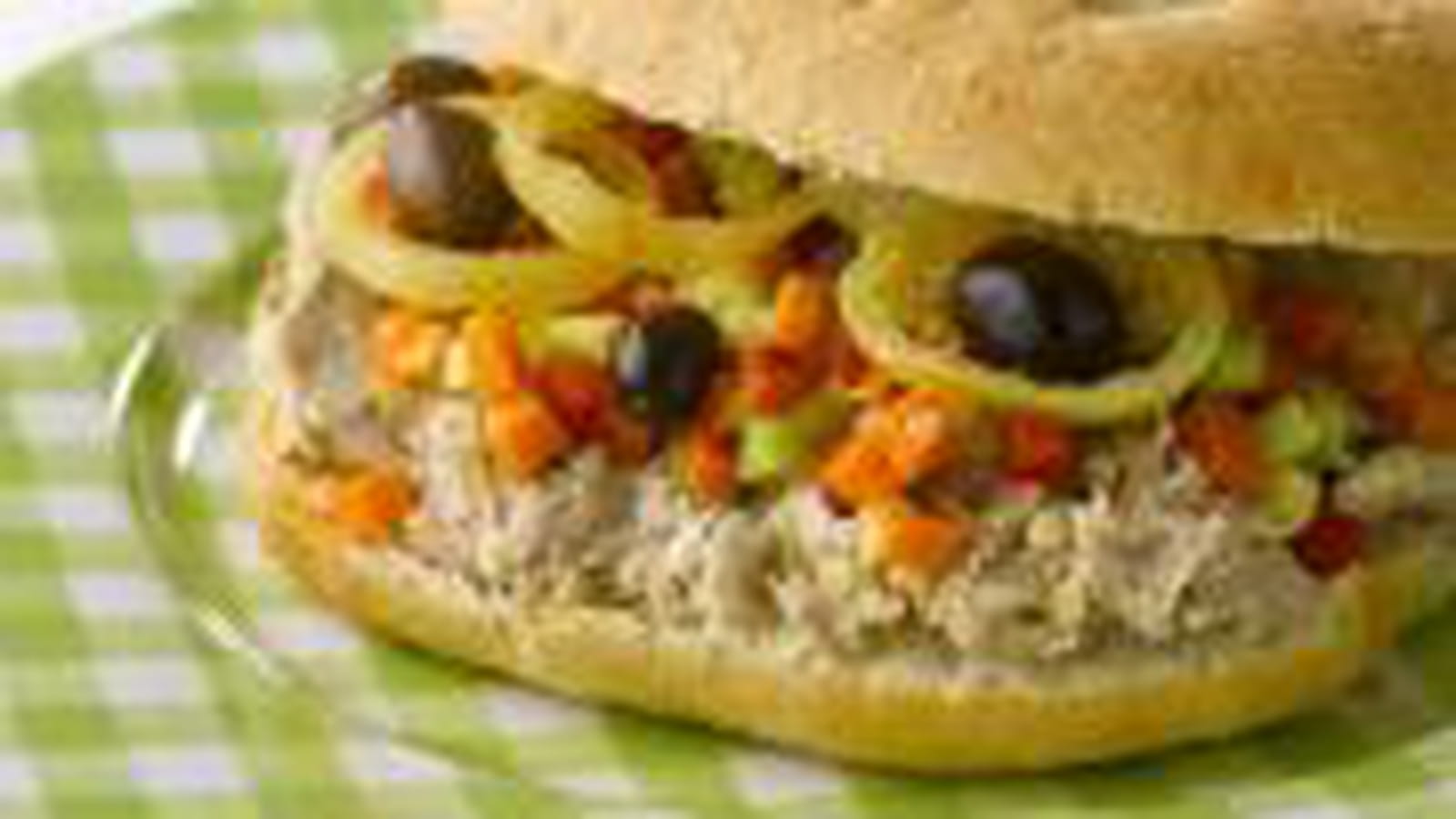Rillettes aux olives en pan bagnat provençal de Flora Mikula