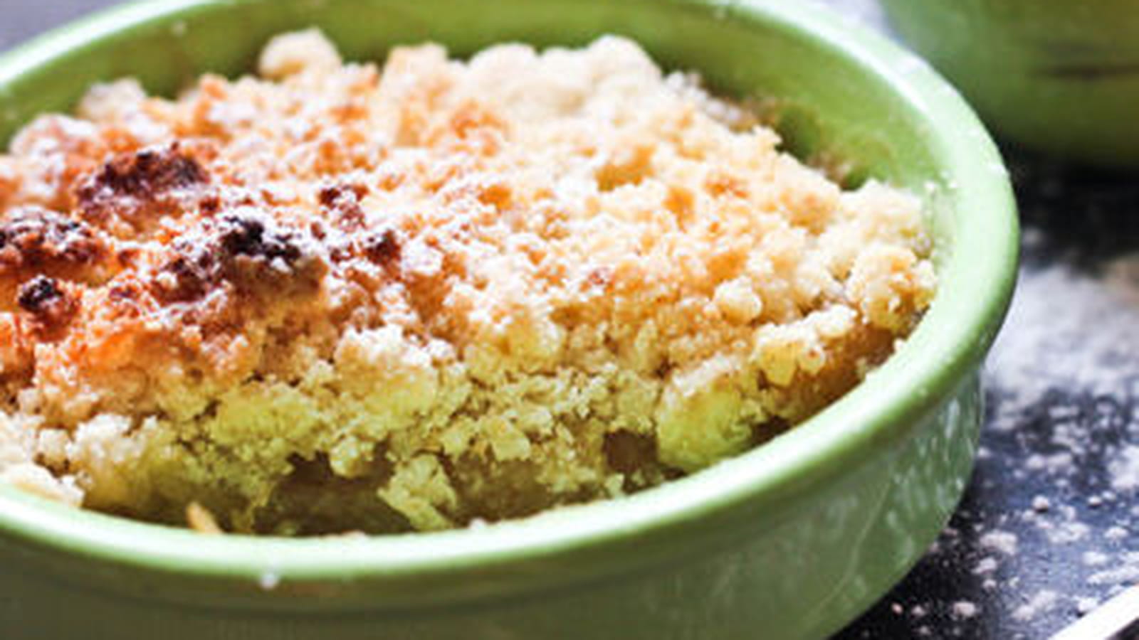 Crumble aux pommes et caramel au beurre salé