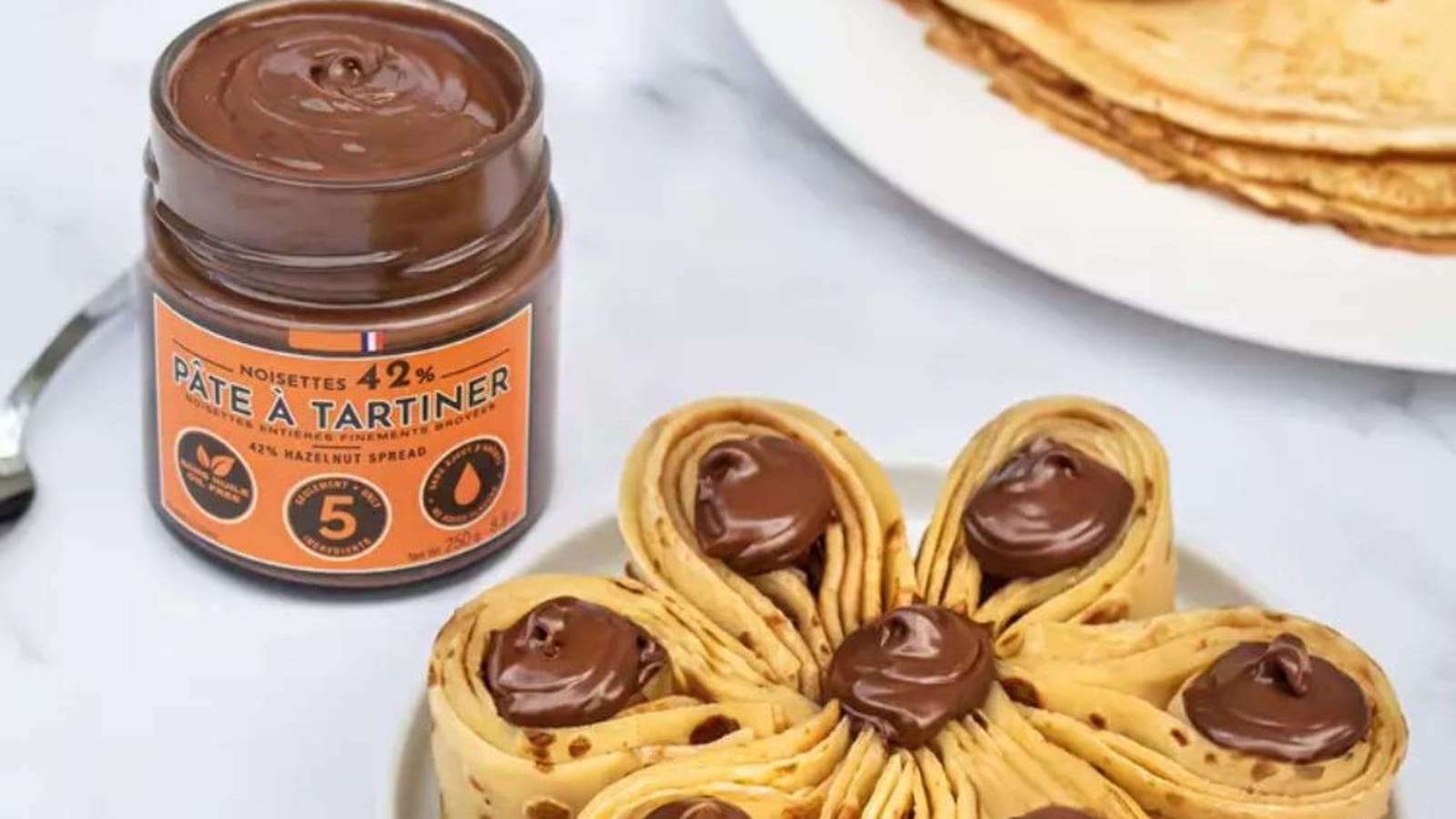 Fleur de crêpes à la pâte à tartiner