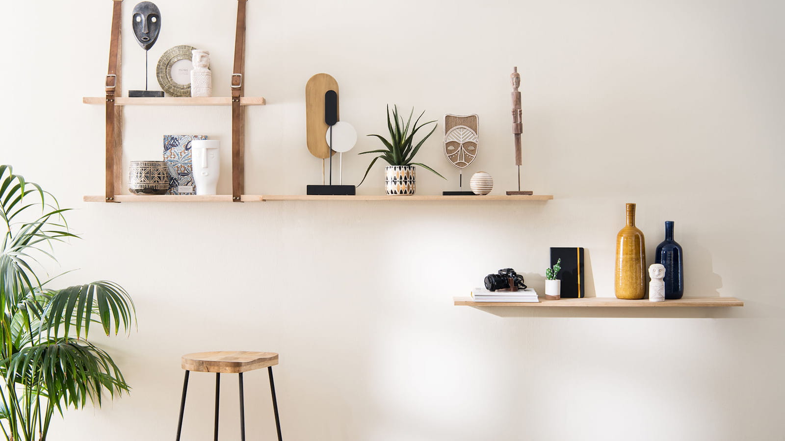 Tablettes dans les couloirs