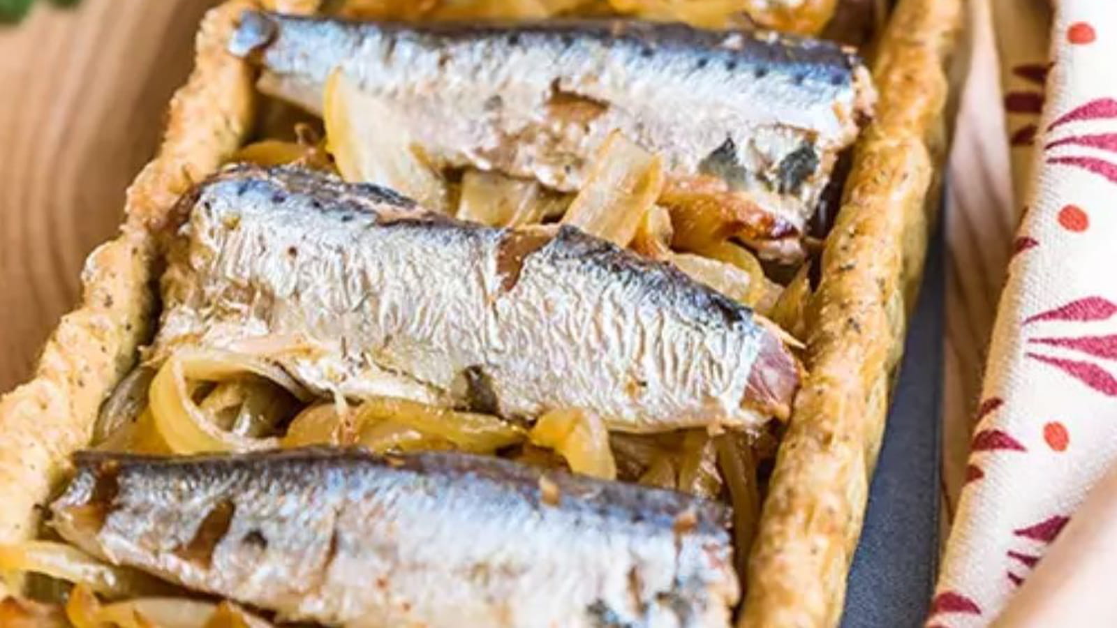 Tarte provençale aux sardines et aux oignons