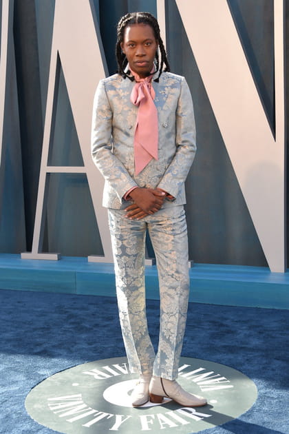 Jeremy O. Harris en costume pastel