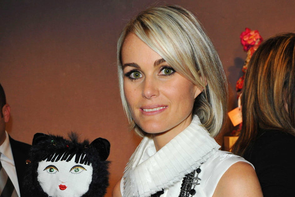 La coupe au carr&eacute; de Laeticia Hallyday