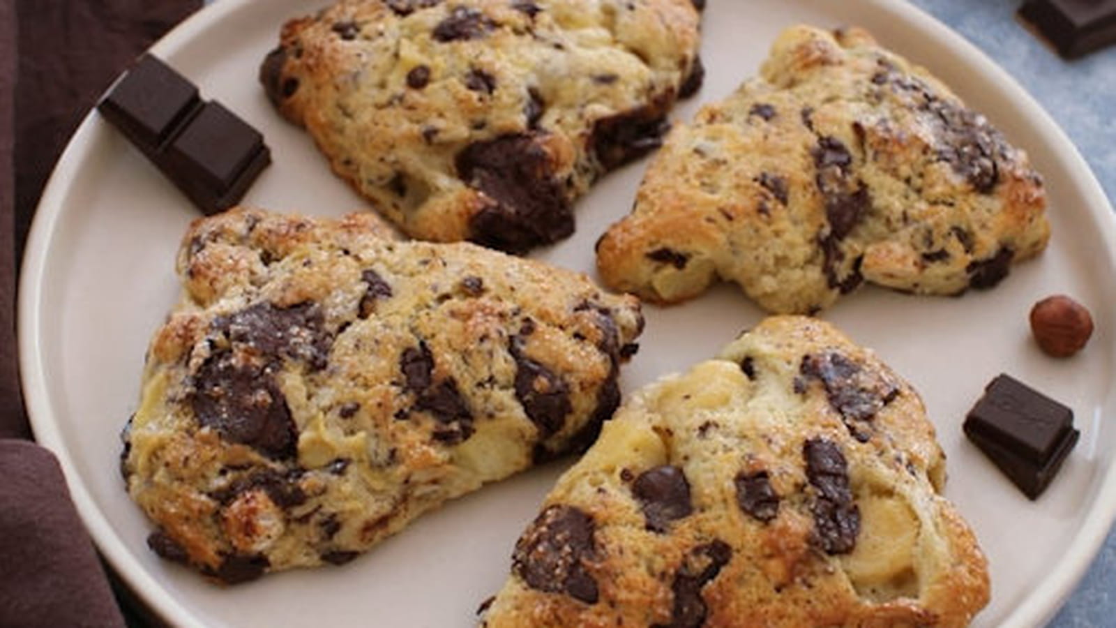 Scones au chocolat, noisettes et pomme