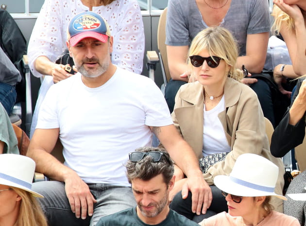 Gilles Lellouche et sa compagne Alizée Guinochet dans les tribunes