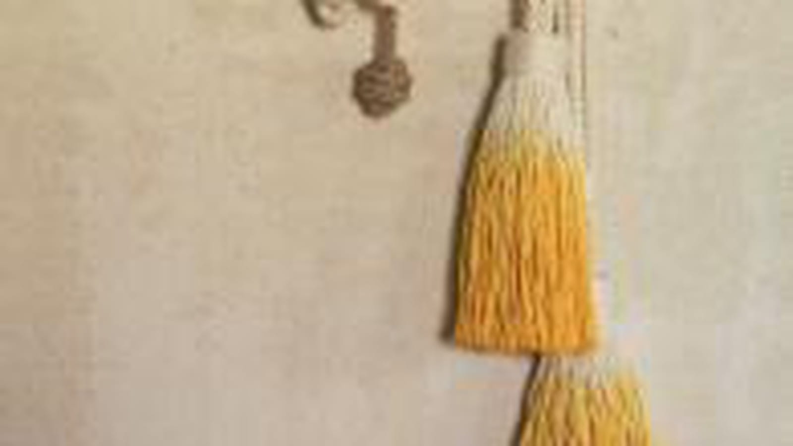 Embrasses
