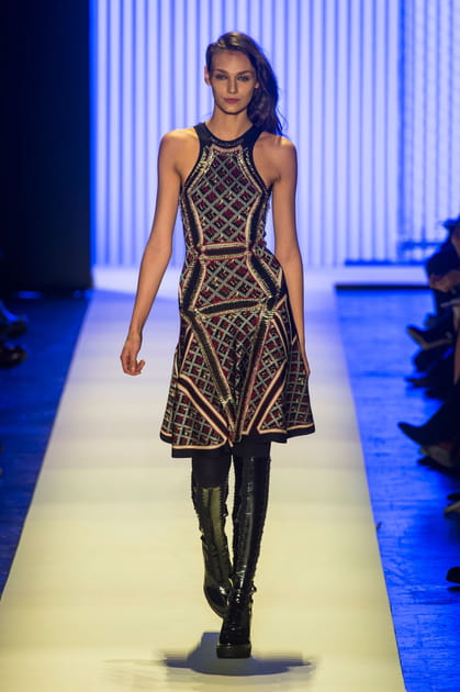 D&eacute;fil&eacute; Herve Leger by Max Azria