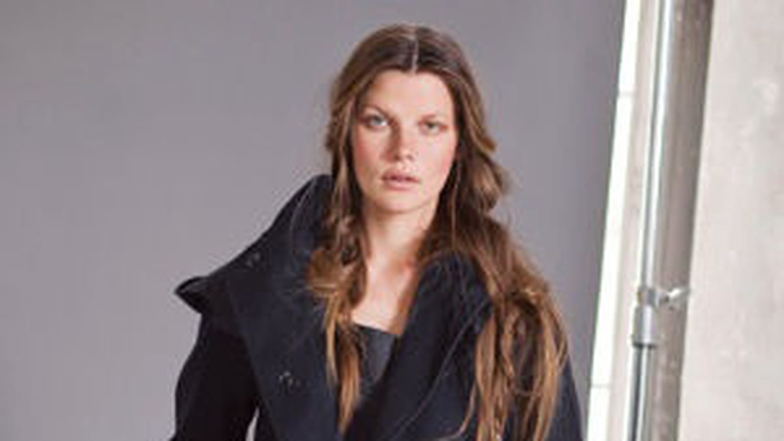 Manteau gris-noir de Somewhere