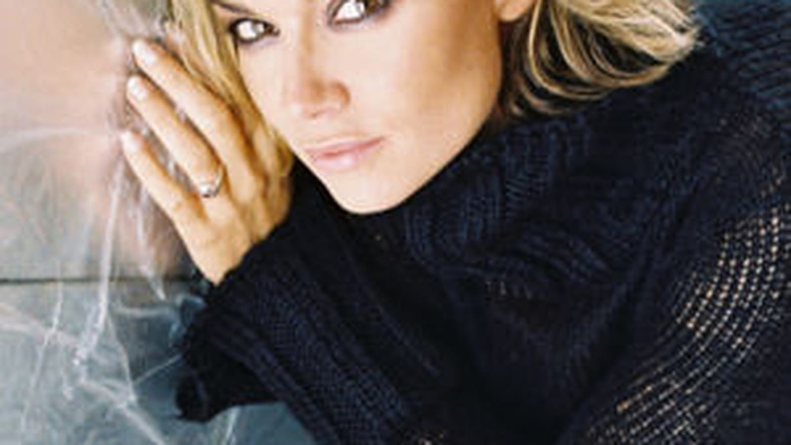  Ingrid Chauvin en blonde
