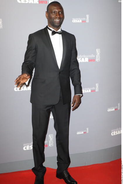 Omar Sy en smoking noir et nœud papillon