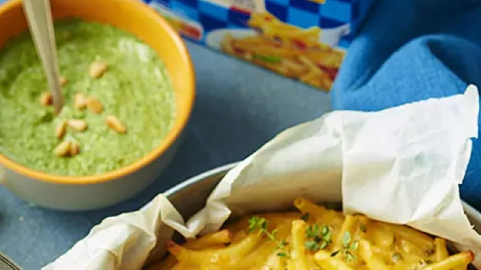 Gâteau de Macaronis au comté, pesto d’épinards et tomates séchées