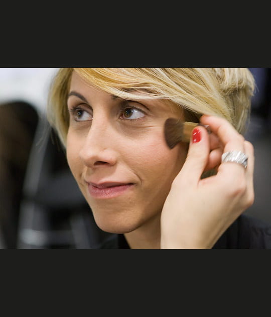 La s&eacute;ance de maquillage