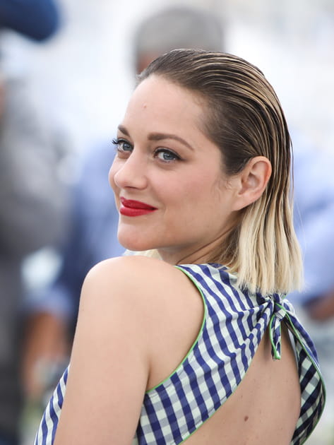 Le wet look plaqu&eacute; de Marion Cotillard