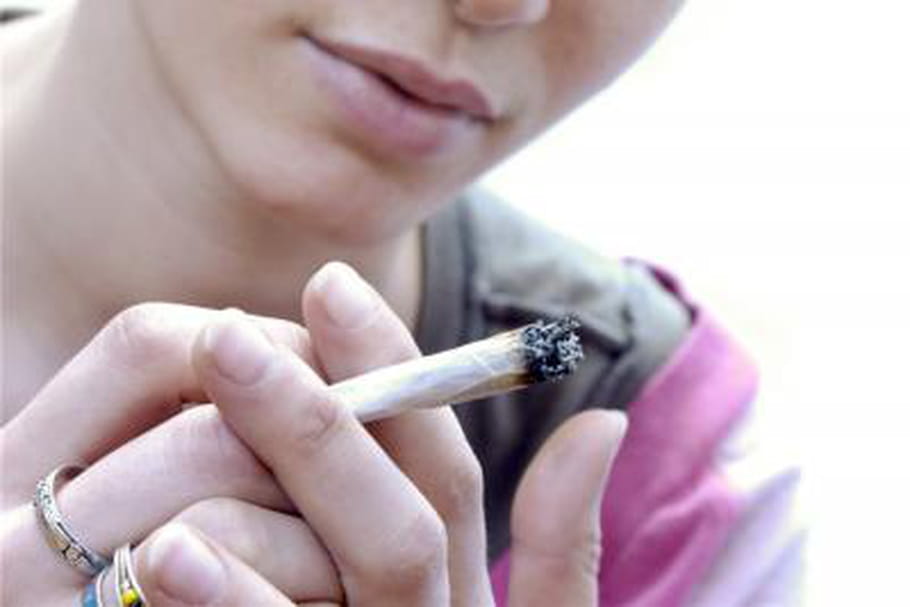 Fumer du cannabis depuis l'adolescence diminue le QI