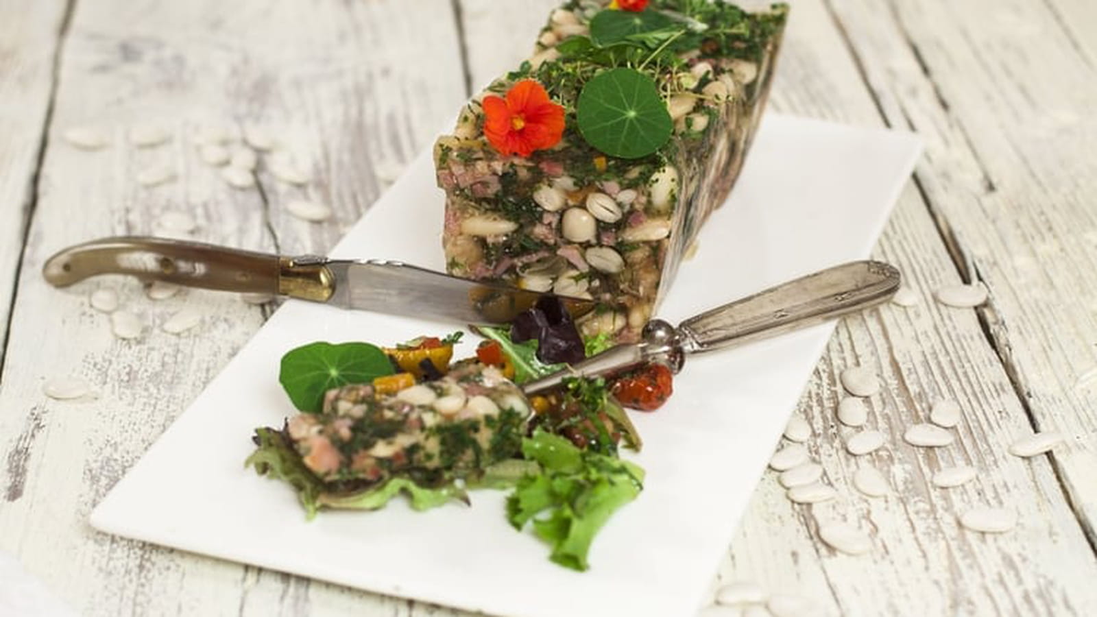 Terrine de Haricots Tarbais aux tomates séchées et herbes du jardin
