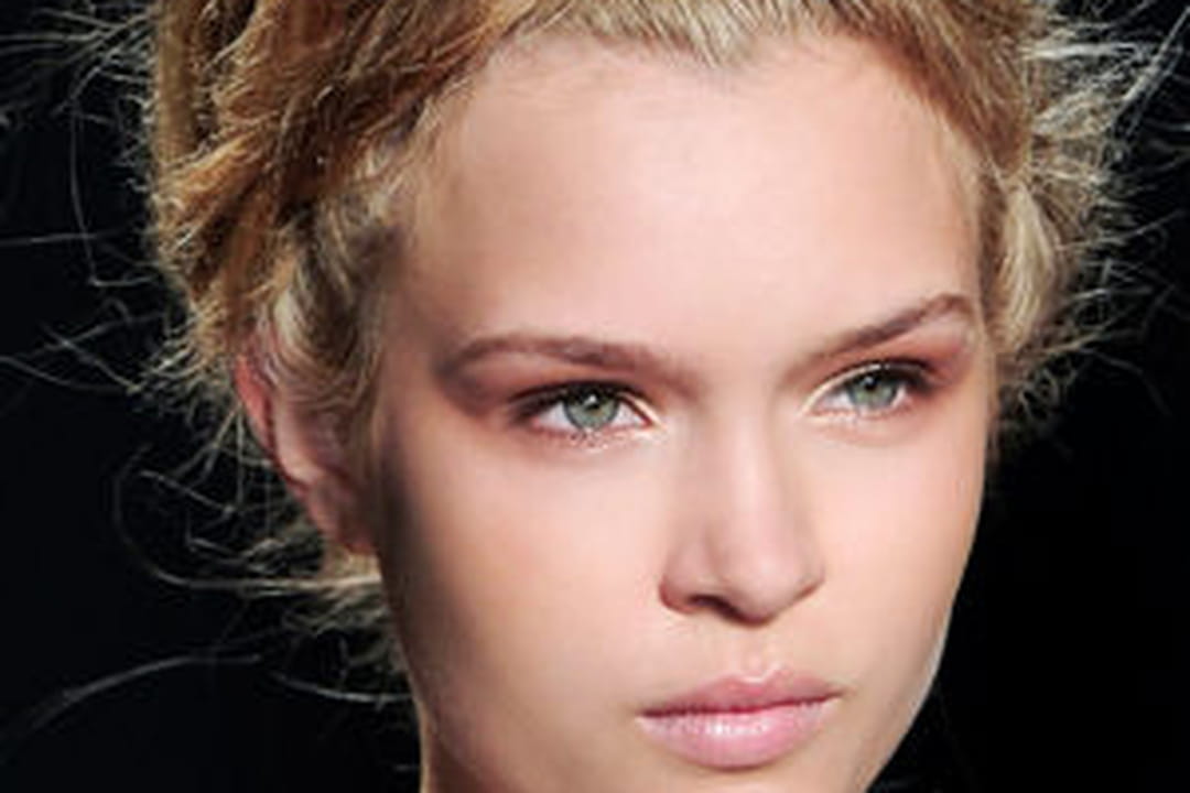 Coiffure : l'effet coiffé-décoiffé