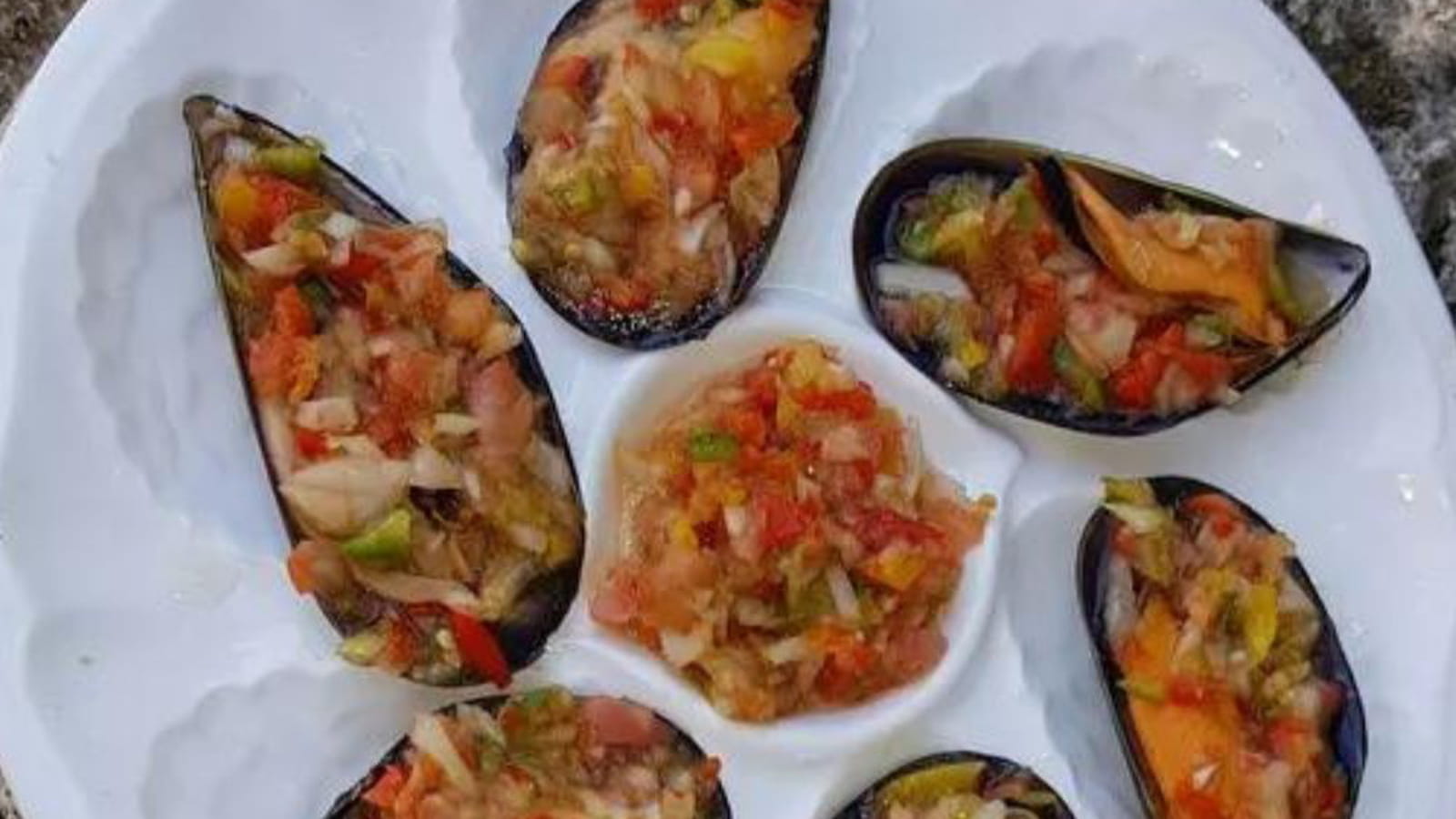 Tapas de moules en salade